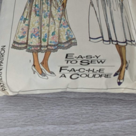 Vintage 1986 Simplicity Easy-to-Sew Dress Pattern 8008 Size 6+8+10+12 - Picture 3 of 6